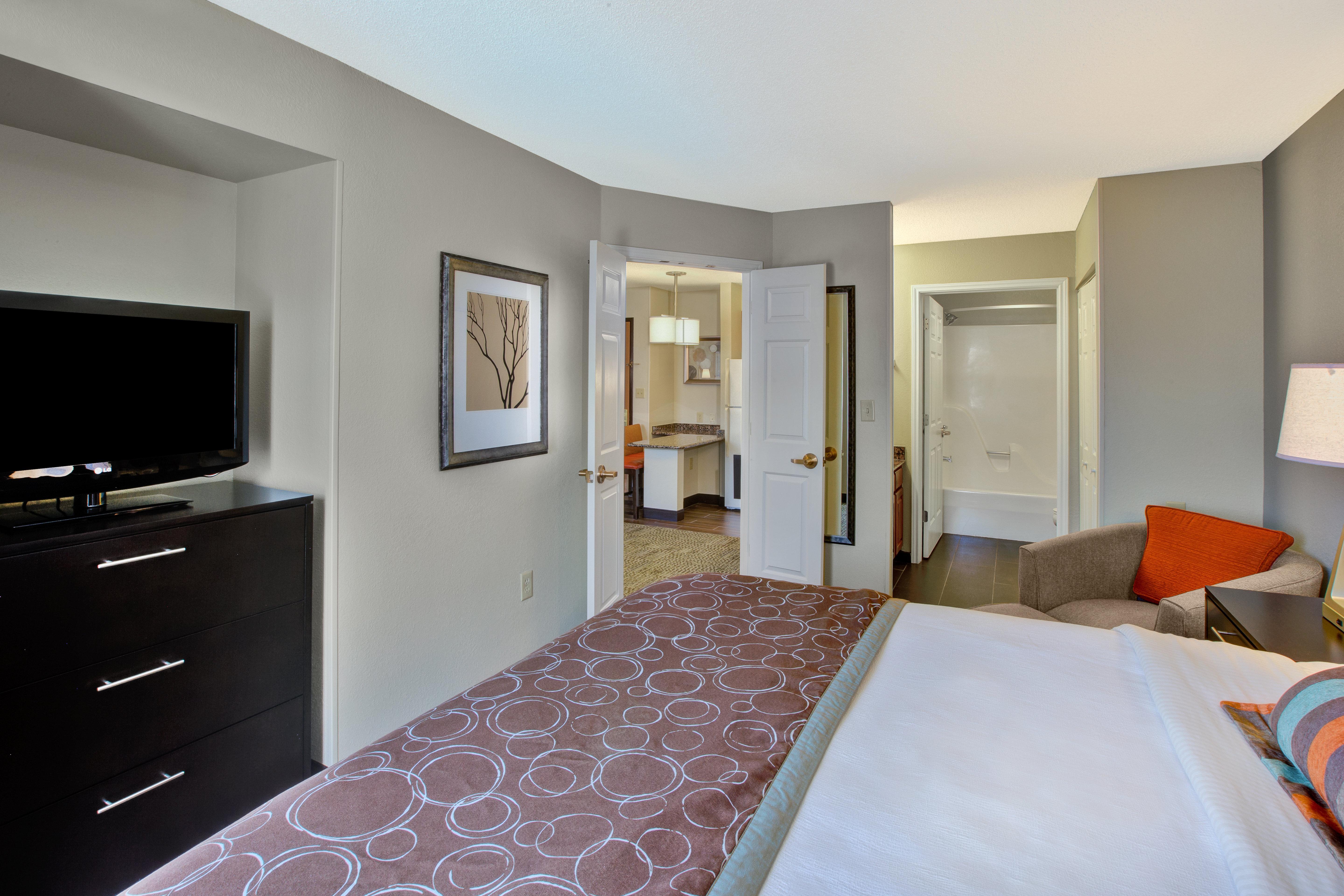 Staybridge Suites Louisville - East By Ihg Eksteriør bilde