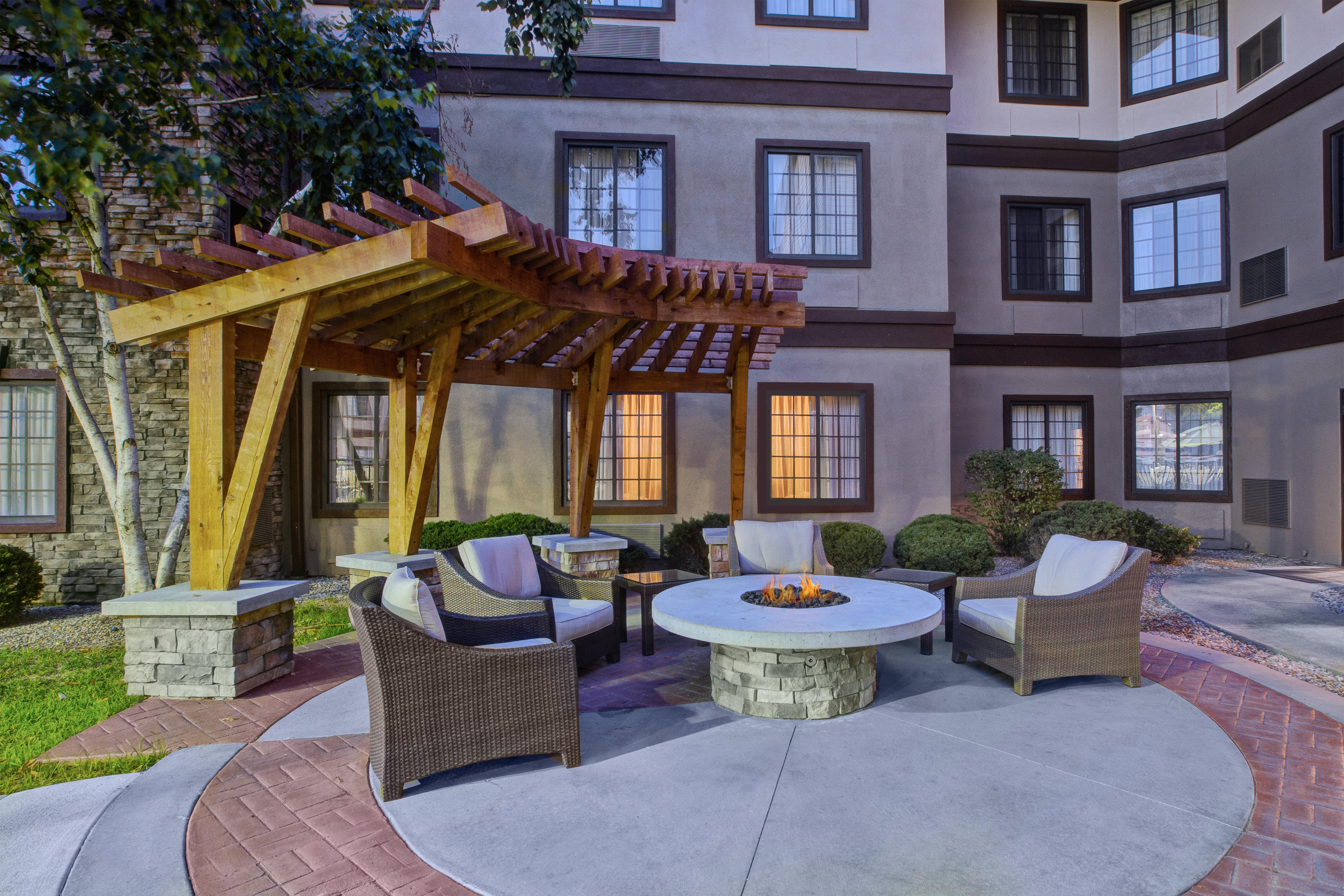 Staybridge Suites Louisville - East By Ihg Eksteriør bilde